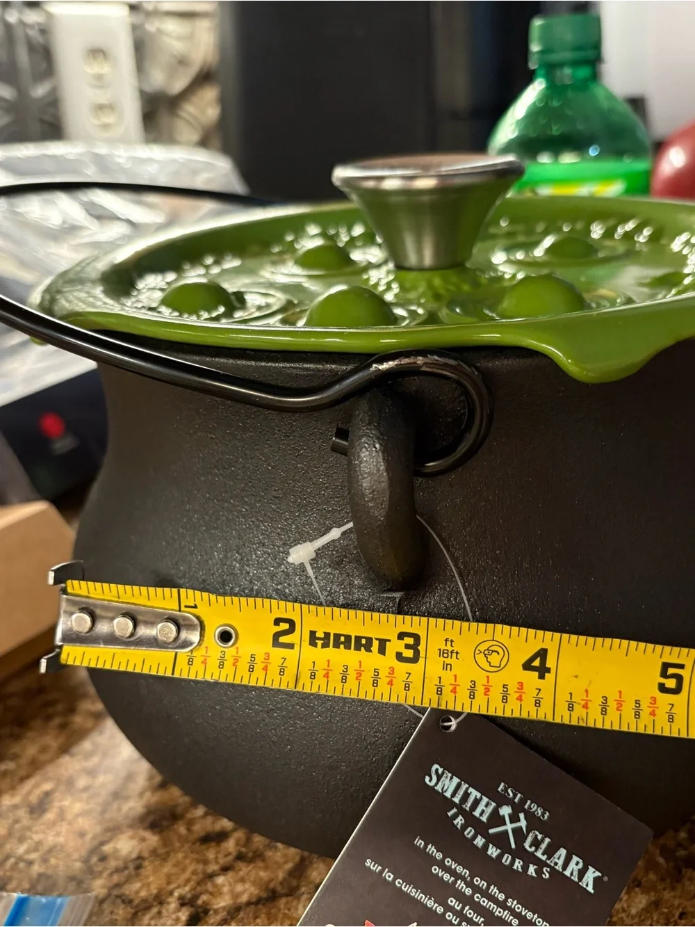 Smith & Clark 4QT Cast Iron Cauldron Witches Brew Bubbling Lid Green Halloween